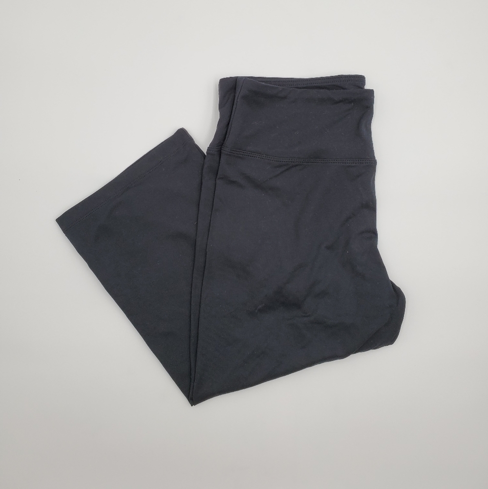 NWT Marika Cropped Black Pants
